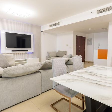 Travel Hub Premium Hostel Dubai Exterior photo