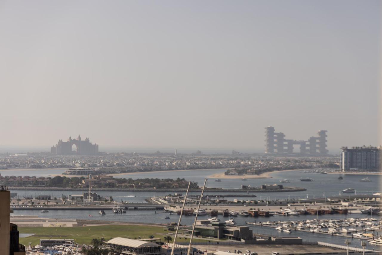 Travel Hub Premium Hostel Dubai Exterior photo