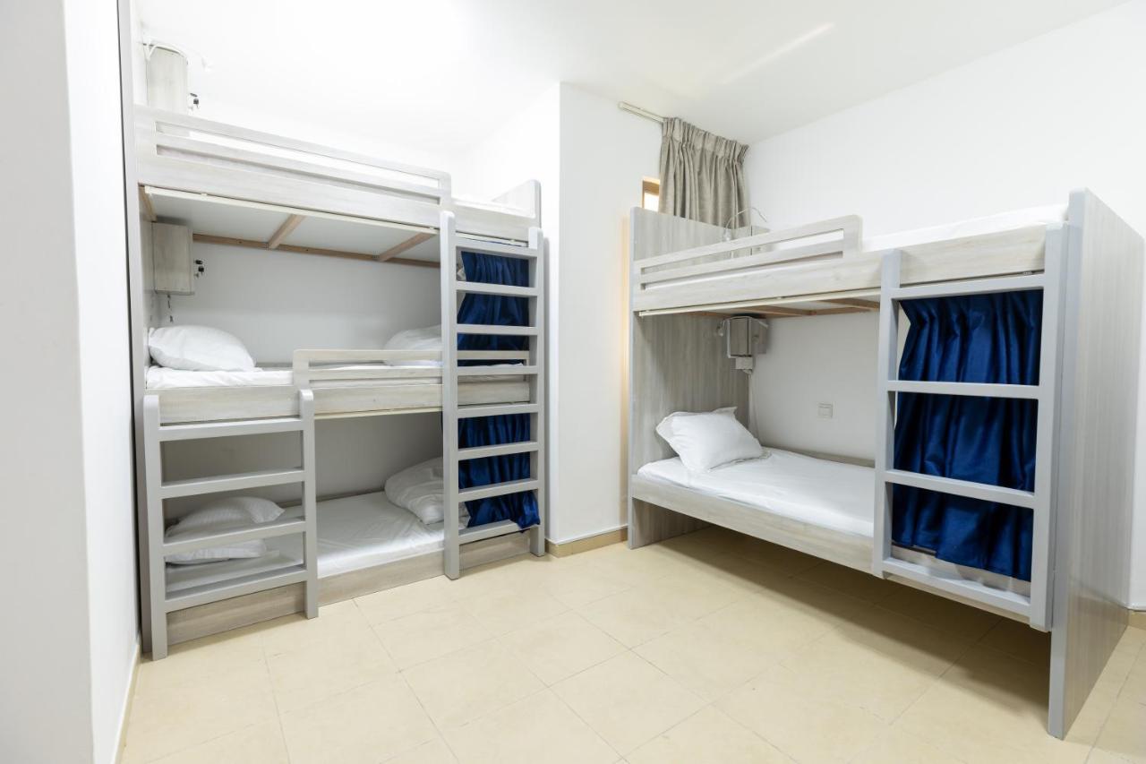 Travel Hub Premium Hostel Dubai Exterior photo